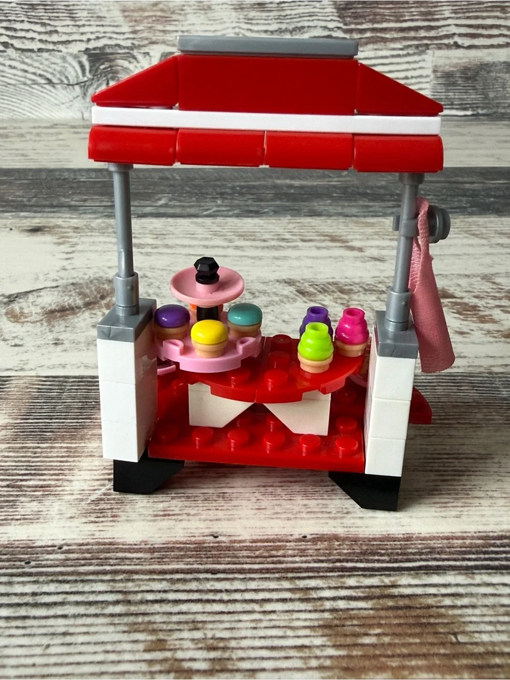 Mega Bloks AMERICAN GIRL Doll GRACE Pastry Cart Set w Figure Manual MISSING 1 pc